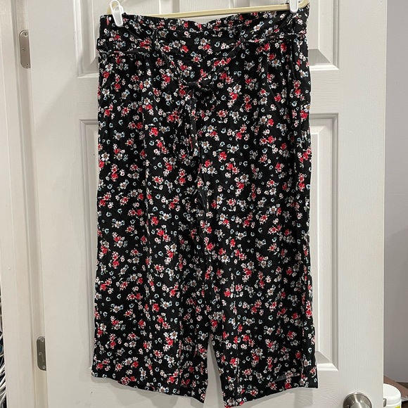 Torrid gaucho pants - Picture 1 of 3